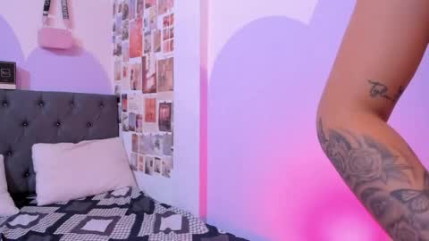 Snapshot of violeta_blaze1 chatting on June 5, 2026, 9:59 am Violeta online show from June 5, 2026, 9:59 am