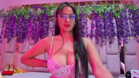Snapshot of violeta_hard chatting on January 26, 2025, 9:19 am Valentina Hard online show from January 26, 2025, 9:19 am