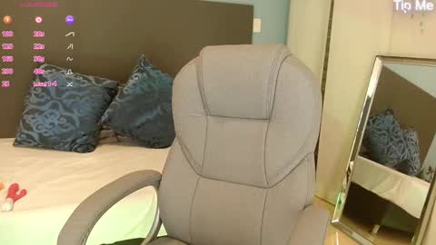 Violeta leon online show from September 30, 2025, 6:29 am