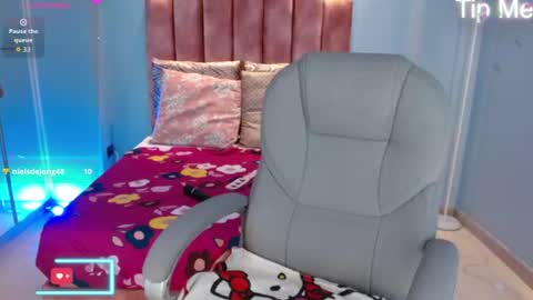 Snapshot of violeta_leon chatting on June 13, 2026, 9:35 pm Violeta leon online show from June 13, 2026, 9:35 pm