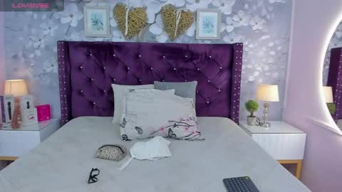 Snapshot of violeta_medina chatting on May 6, 2026, 2:51 am violeta_medina online show from May 6, 2026, 2:51 am