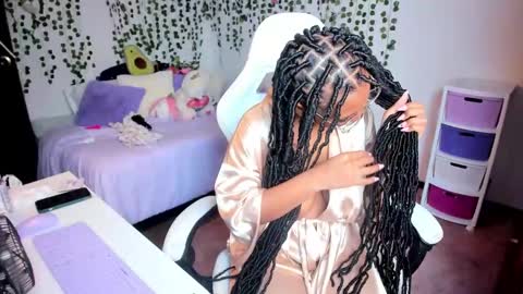 Snapshot of violeta_milleer chatting on December 10, 2024, 2:50 pm Violeta online show from December 10, 2024, 2:50 pm