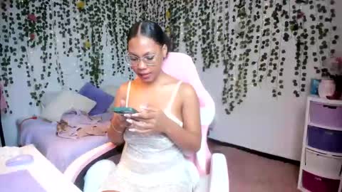 Snapshot of violeta_milleer chatting on September 16, 2025, 3:02 pm Violeta online show from September 16, 2025, 3:02 pm