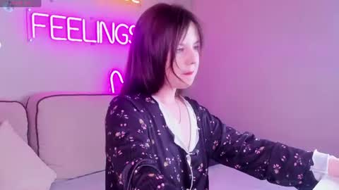 Snapshot of violeta_paul chatting on June 11, 2026, 2:53 am Violeta online show from June 11, 2026, 2:53 am