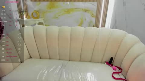 Snapshot of violeta_sub chatting on November 28, 2025, 1:25 pm IG violeta sub online show from November 28, 2025, 1:25 pm