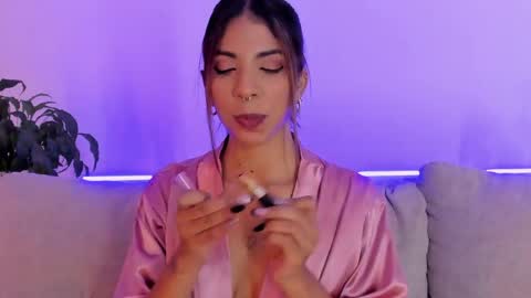 Snapshot of violetahills_ chatting on May 10, 2026, 4:56 pm Violeta online show from May 10, 2026, 4:56 pm