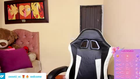 Snapshot of violetalee chatting on May 15, 2026, 11:23 pm Jimena online show from May 15, 2026, 11:23 pm