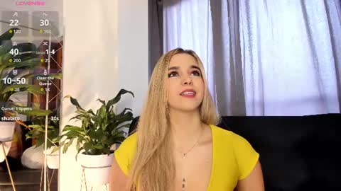Snapshot of violetarainn chatting on June 17, 2026, 4:30 pm Violeta online show from June 17, 2026, 4:30 pm