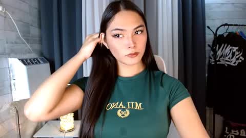 Snapshot of violetasha chatting on November 7, 2025, 3:06 am violet online show from November 7, 2025, 3:06 am