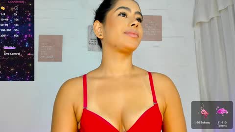 Snapshot of violetasotter chatting on January 16, 2025, 12:31 pm Violeta online show from January 16, 2025, 12:31 pm