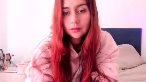 Snapshot of violetasweet20 chatting on October 5, 2025, 3:21 pm Sara Torres online show from October 5, 2025, 3:21 pm