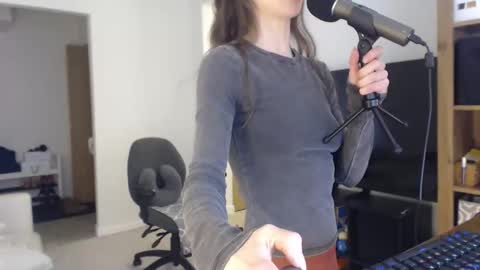 Snapshot of violetfoxy chatting on March 8, 2026, 2:04 am VioletFoxy online show from March 8, 2026, 2:04 am