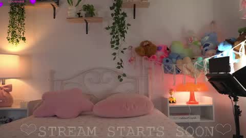 violeth___ online show from April 30, 2026, 10:21 am