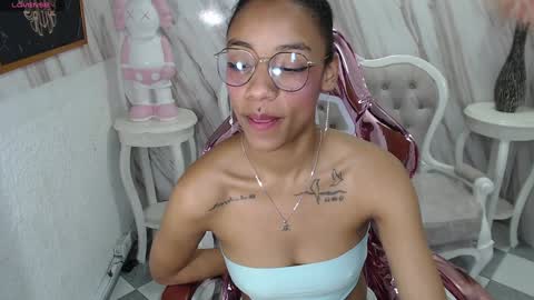 Snapshot of violeth_b chatting on December 3, 2024, 6:49 pm violeth_b online show from December 3, 2024, 6:49 pm