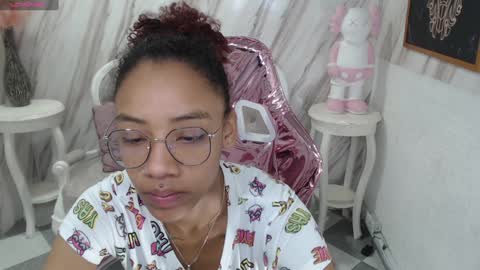 Snapshot of violeth_b chatting on December 7, 2024, 12:35 pm violeth_b online show from December 7, 2024, 12:35 pm