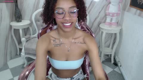 Snapshot of violeth_b chatting on December 11, 2024, 6:52 pm violeth_b online show from December 11, 2024, 6:52 pm