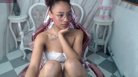 Snapshot of violeth_b chatting on December 13, 2024, 4:38 pm violeth_b online show from December 13, 2024, 4:38 pm