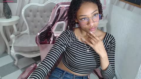 Snapshot of violeth_b chatting on December 17, 2024, 3:49 pm violeth_b online show from December 17, 2024, 3:49 pm