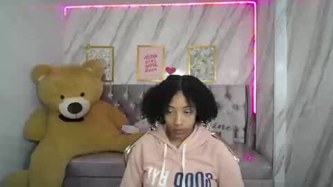 Snapshot of violeth_b chatting on September 19, 2025, 12:50 pm violeth_b online show from September 19, 2025, 12:50 pm