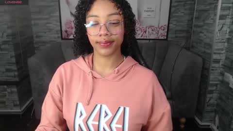 Snapshot of violeth_b chatting on October 6, 2025, 12:46 pm violeth_b online show from October 6, 2025, 12:46 pm