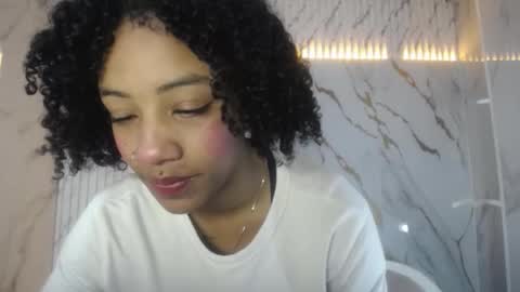 Snapshot of violeth_b chatting on October 7, 2025, 1:08 pm violeth_b online show from October 7, 2025, 1:08 pm