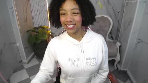 Snapshot of violeth_b chatting on October 17, 2025, 1:14 pm violeth_b online show from October 17, 2025, 1:14 pm