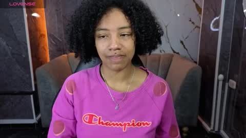 Snapshot of violeth_b chatting on October 18, 2025, 1:01 pm violeth_b online show from October 18, 2025, 1:01 pm