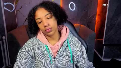 Snapshot of violeth_b chatting on November 17, 2025, 12:44 pm violeth_b online show from November 17, 2025, 12:44 pm