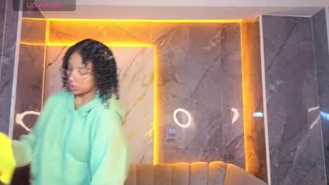 violeth_b online show from January 7, 2026, 12:40 pm