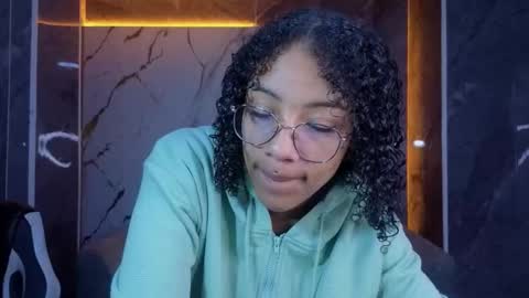 violeth_b online show from January 14, 2026, 12:44 pm