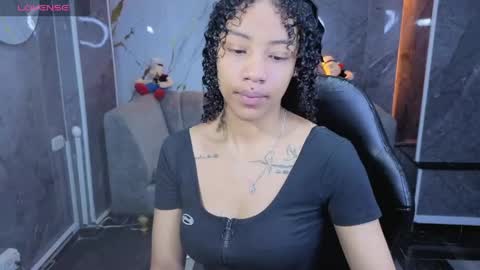 violeth_b online show from April 27, 2026, 12:47 pm