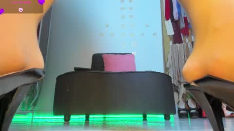 VIOLETA MONTANA online show from August 4, 2026, 11:46 am