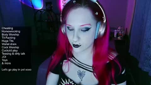 Snapshot of violetoctober chatting on September 26, 2025, 8:40 am Violet October online show from September 26, 2025, 8:40 am