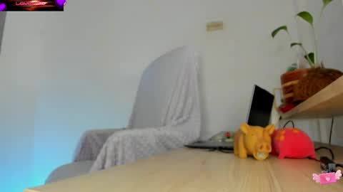 violetparkker online show from June 6, 2026, 6:23 pm