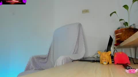 violetparkker online show from June 9, 2026, 12:06 pm