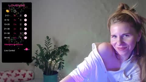 Snapshot of violetplath chatting on January 24, 2025, 11:56 pm Violet next stream December 6 online show from January 24, 2025, 11:56 pm