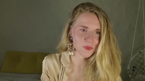 Snapshot of violetplath chatting on June 14, 2026, 10:23 pm Violet next stream December 6 online show from June 14, 2026, 10:23 pm