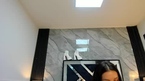 Violet Rose online show from April 28, 2026, 7:52 pm
