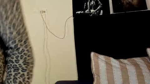 Snapshot of violetsalvatore chatting on December 16, 2025, 5:45 am Violet salvatore online show from December 16, 2025, 5:45 am