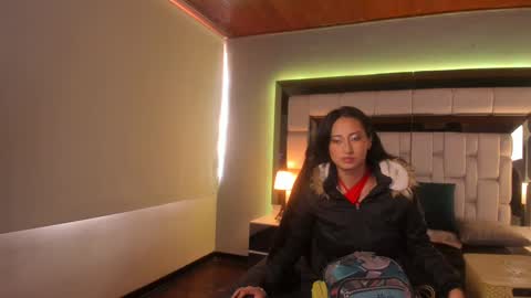 Snapshot of violetskinny chatting on January 23, 2025, 7:18 pm violetskinny online show from January 23, 2025, 7:18 pm