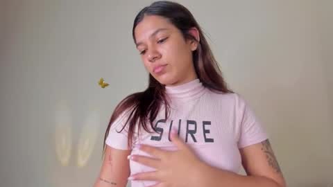 Snapshot of violett_24_ chatting on October 22, 2025, 11:26 pm violett_24_ online show from October 22, 2025, 11:26 pm