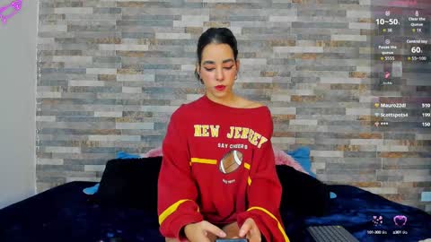 ViolettGolden online show from October 7, 2025, 2:09 am