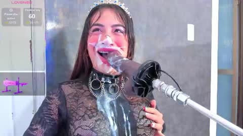 Snapshot of violett_collins_ chatting on October 12, 2025, 6:34 am Violett online show from October 12, 2025, 6:34 am