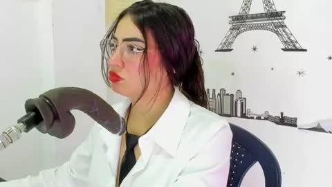 Snapshot of violett_collinss chatting on July 26, 2026, 6:21 am violett_collinss online show from July 26, 2026, 6:21 am