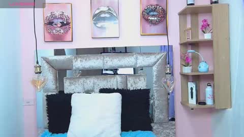 Violeta froz online show from February 11, 2025, 4:35 pm