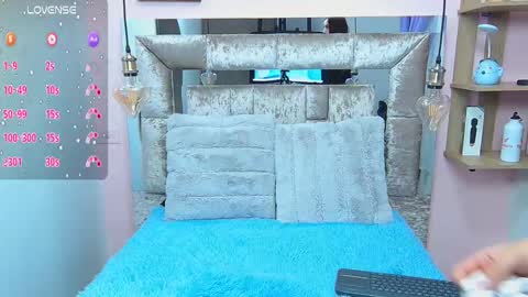 Violeta froz online show from February 24, 2025, 4:36 pm