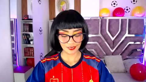 Snapshot of violett_garden chatting on June 12, 2026, 11:20 am Violet online show from June 12, 2026, 11:20 am