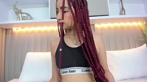 Violett  online show from September 24, 2025, 8:12 pm