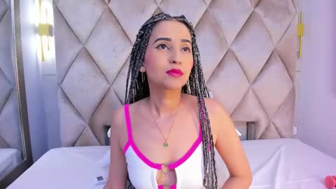 Violett  online show from November 19, 2025, 8:42 pm