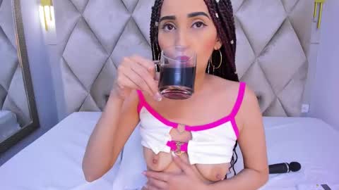 Violett  online show from February 5, 2026, 8:35 pm